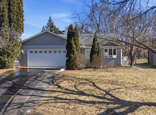 1613 9th St SE, Forest Lake, MN 55025