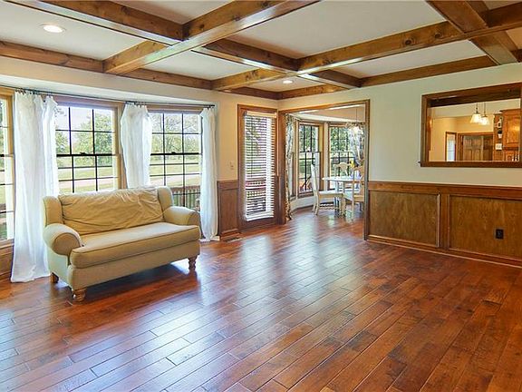 3rd image of 642 NE Saint Andrews Ct