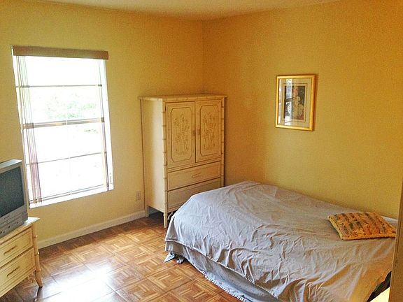 4th image of 115 Arthur Ct
