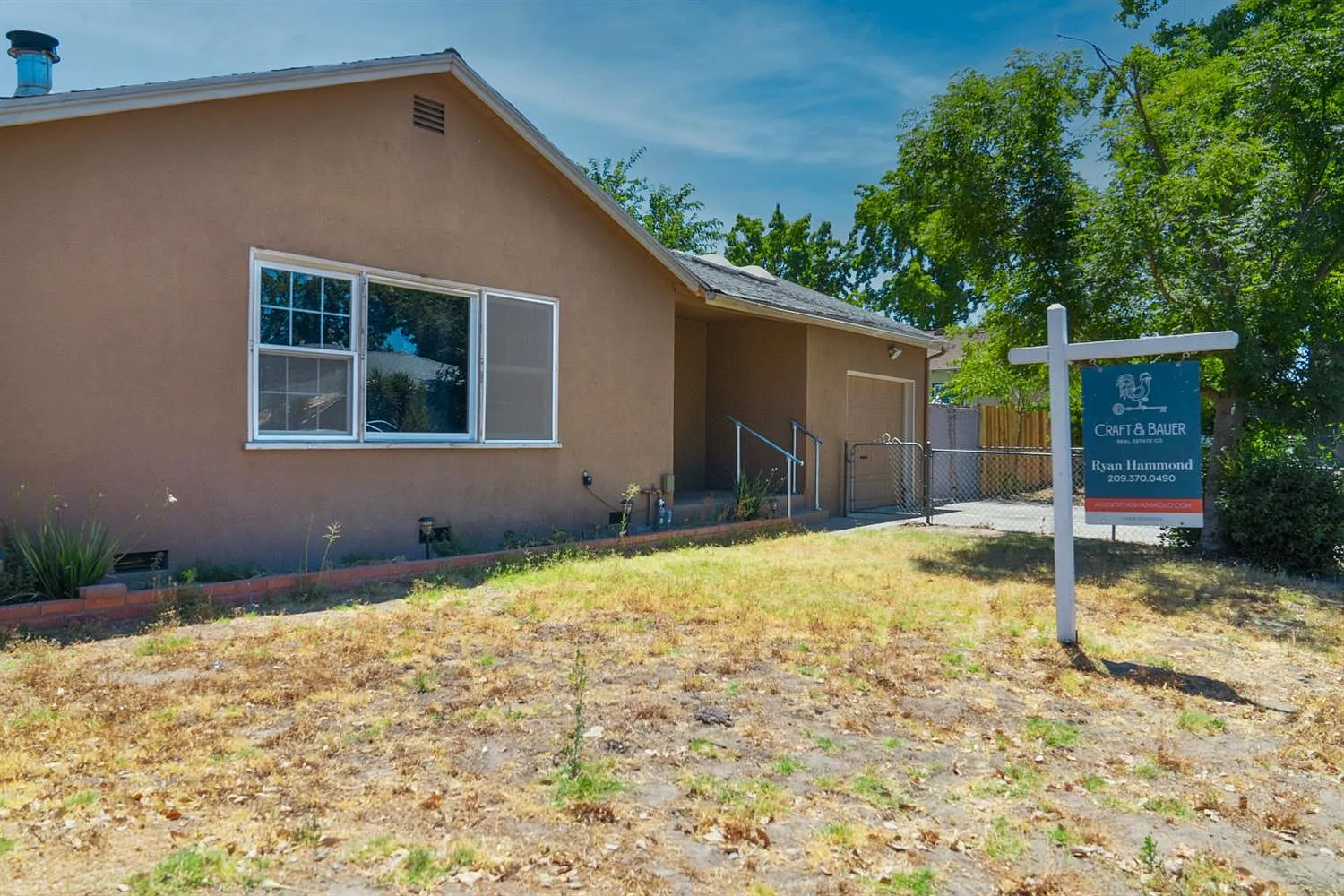 2206 Rivera Dr photo 1
