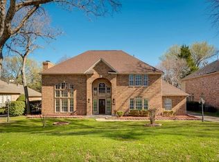 929 Plantation Dr, Desoto, TX 75115