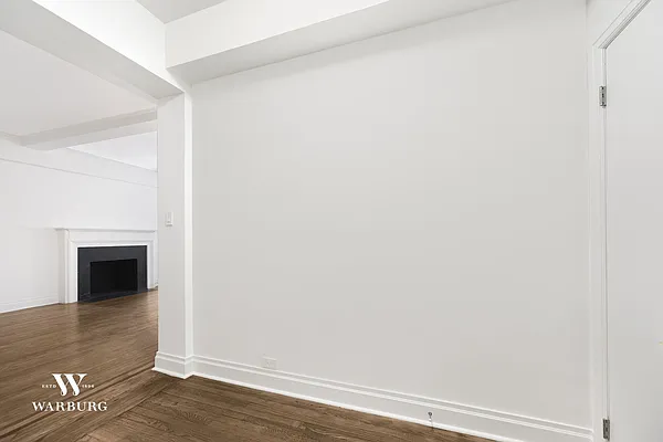 Sold by Warburg | media 5