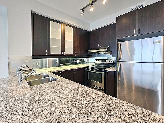 5th image of 57 Upper Duke Cres #607