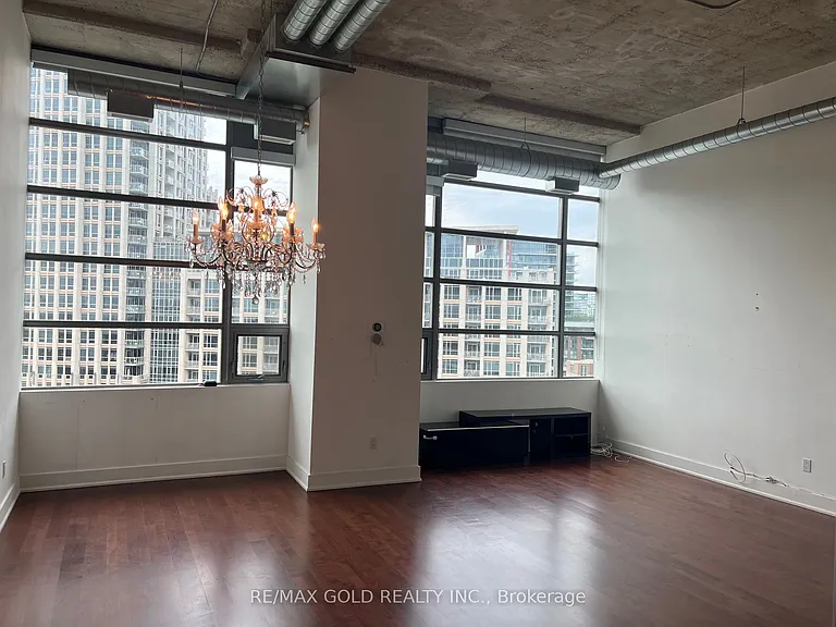 637 Lake Shore Blvd W #513 — Photo 5