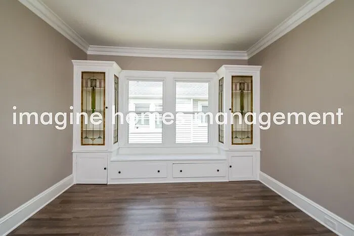 2 bed, 1.0 bath, 990 sqft, $1,350 — Photo 3