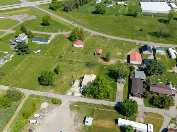 Burnett Rd, Gallipolis, OH 45631