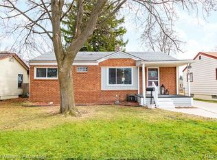 6768 Lathers St, Garden City, MI 48135