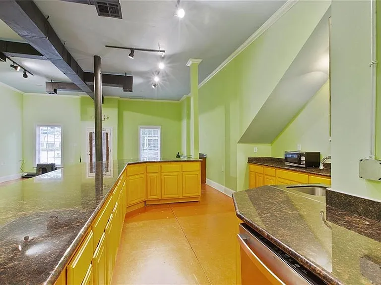 2103 S Carrollton Ave — Photo 7