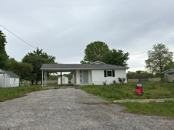 404 N Oak St, Loraine, IL 62349
