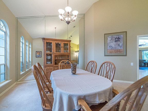 5th image of 302 Salida Dr