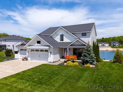 9760 Waterstone Dr SE, Byron Center, MI, 49315
