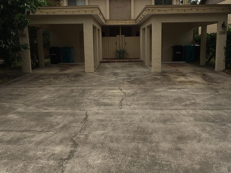 1st image of 706 E Amelia St