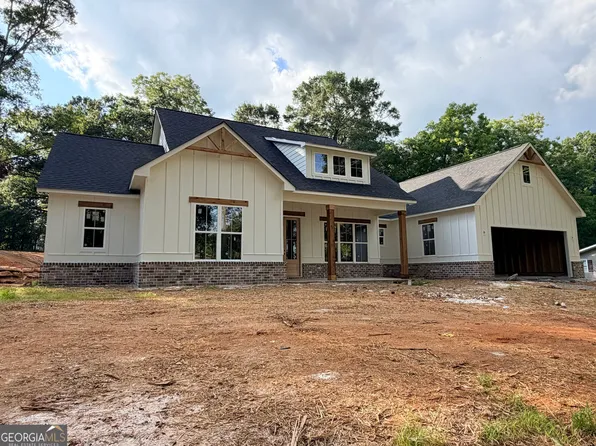 207 Walton St, Loganville, GA 30052