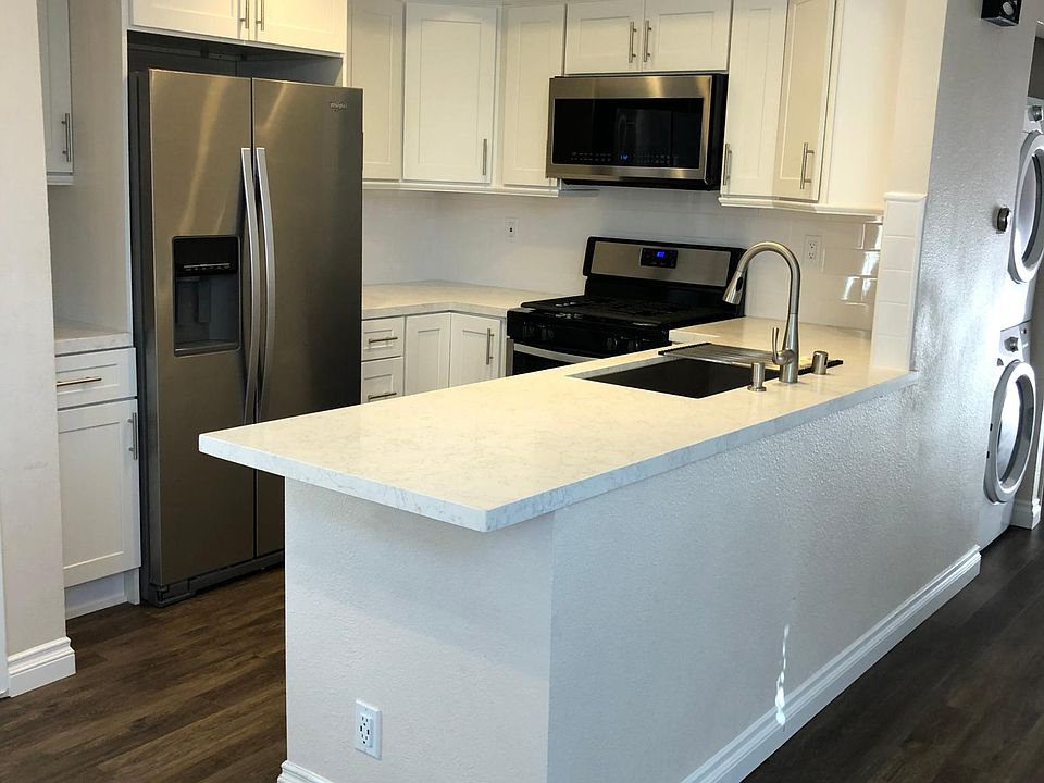 Newly remodeled kitchen with Quartz Counter Tops & Subway Tile backsplash. Also has several Duplex Outlets with Built In USB ports to charge Cell phones & Tablets without the need for charge adapters. Master has a Duplex 110V outlet with One USB & 1 USB C