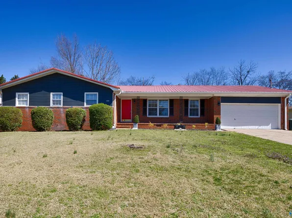 1806 Carson Ln NW, Huntsville, AL 35816