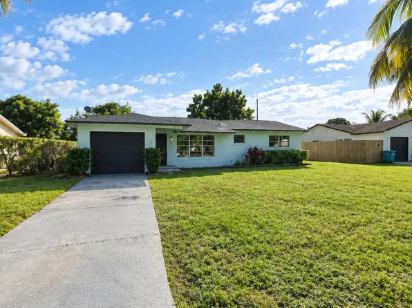 3070 SE 1st Place, Boynton Beach, FL 33435