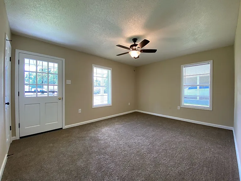 5112 Breckenwood Dr — Photo 5