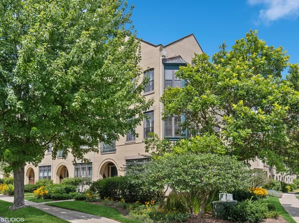 119 Whistler Rd, Highland Park, IL 60035