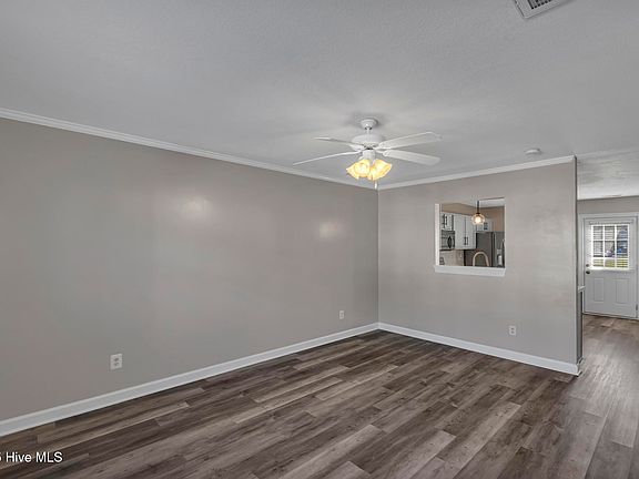 3rd image of 903 Springwood Drive