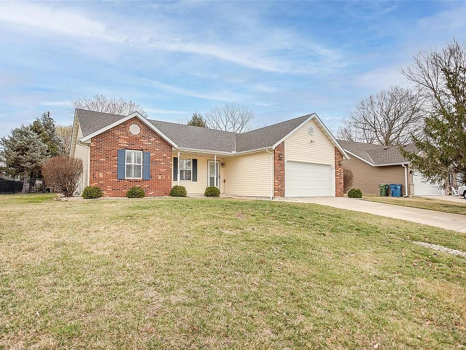 1st image of 816 Rolling Meadows Dr