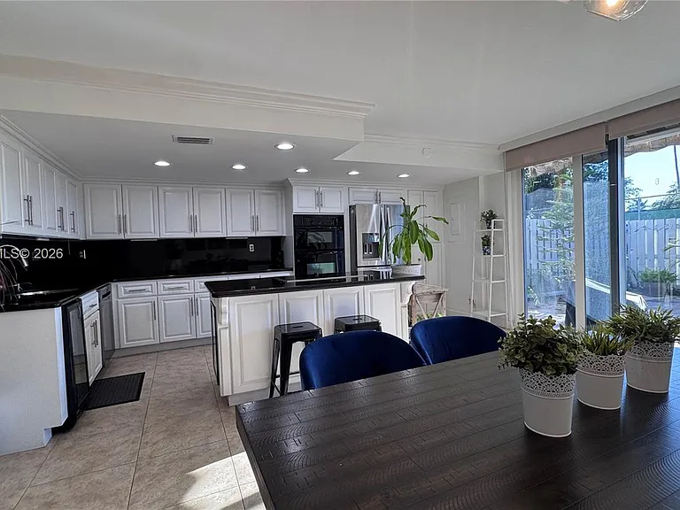 903 NE 27th Ave #903 — Photo 32
