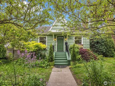 7350 Keen Way N, Seattle, WA, 98103