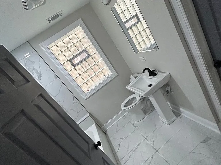 7730 S Cornell Ave #3 — Photo 76