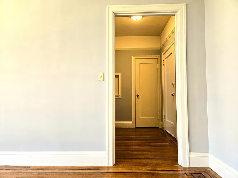 1401 Grove St #6 — Photo 13