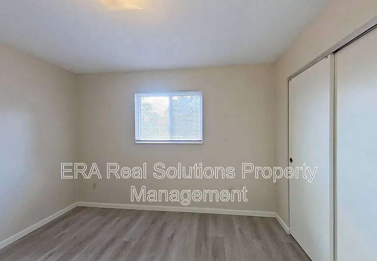 2462 Hiawatha St — Photo 12