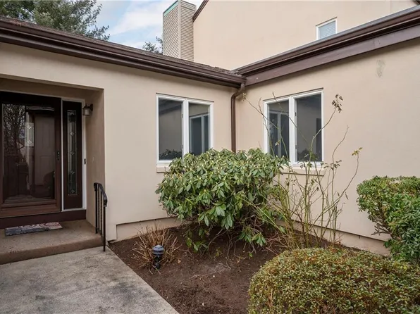 2970 Mendon Rd APT 171, Cumberland, RI 02864