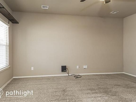 3rd image of 10901 N 117th Pl E