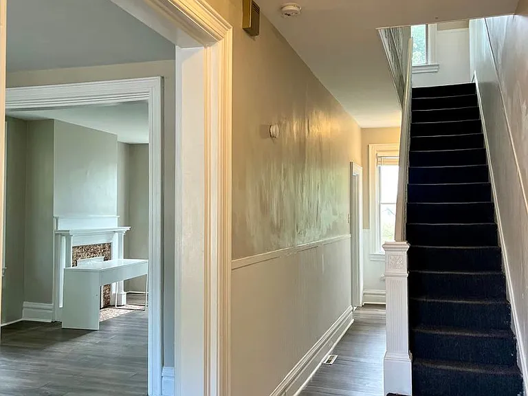 145 Meridan St — Photo 3