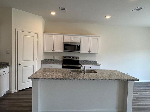 5th image of 4901 McCoy Dr