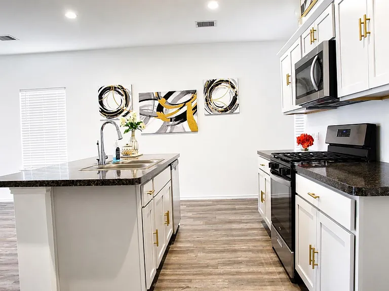 5710 Avalon Woods Dr — Photo 11
