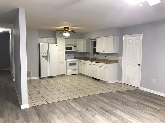 2nd image of 1119 Bayview Ln