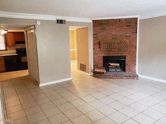 5th image of 3023 Spruce Cir