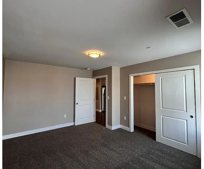 105 1st St SE #302 — Photo 3