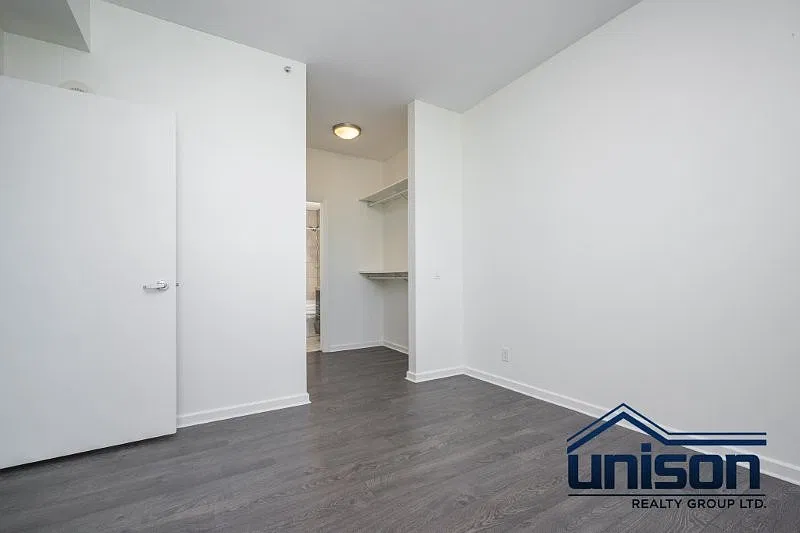 2 bed, 979 sqft, $2,050 — Photo 4