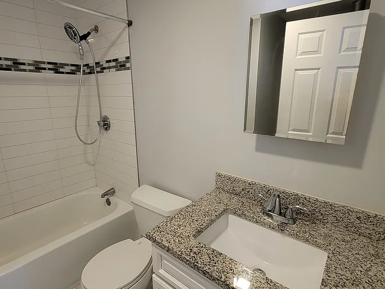 7 Gibbs St #7 — Photo 9