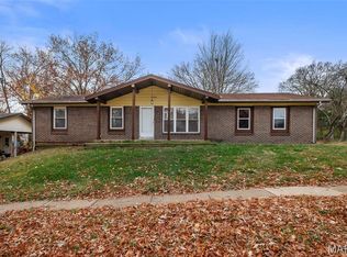 1320 Fenton Hills Rd, Fenton, MO 63026