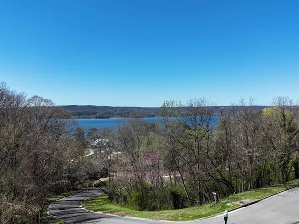 16 Timberwalk Dr #17, Guntersville, AL 35976