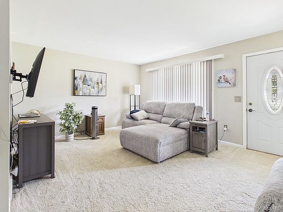 4th image of 4411 Huckleberry Cir