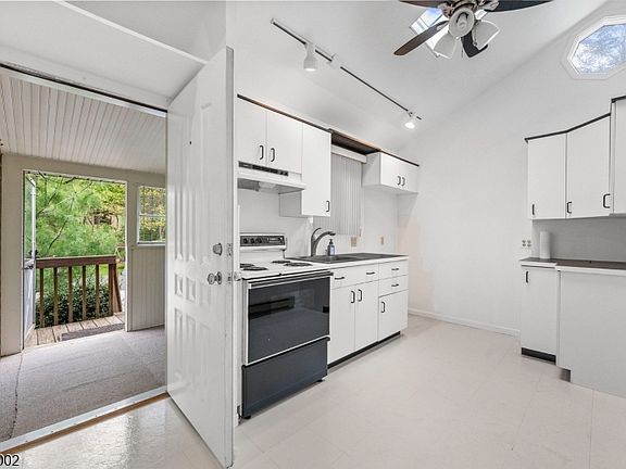 4th image of 5327 Berkshire Valley Rd #8