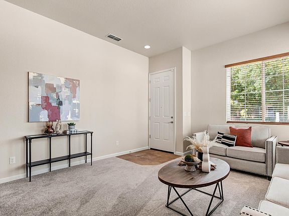 3rd image of 679 Alcantar Cir
