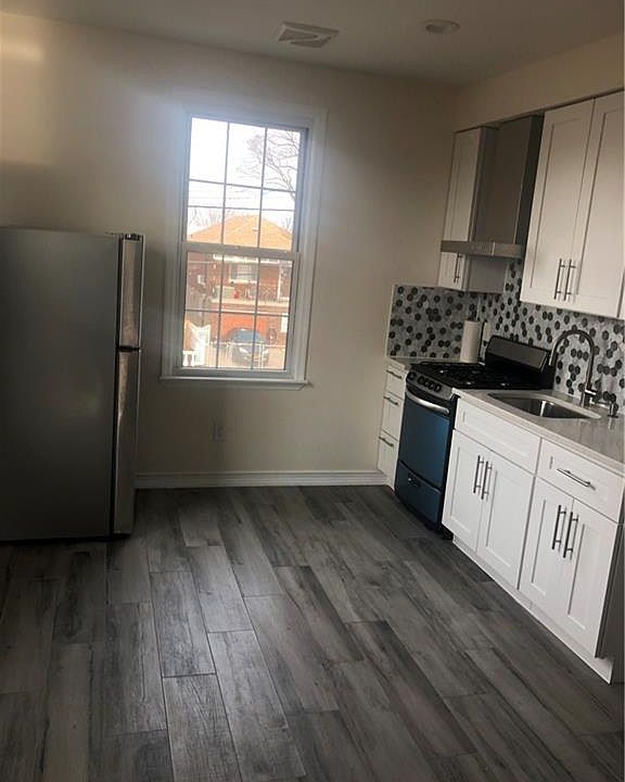 1st image of 821 Wilcox Ave #1