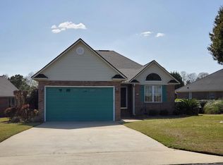 23 N Lake Cir, Manning, SC 29102