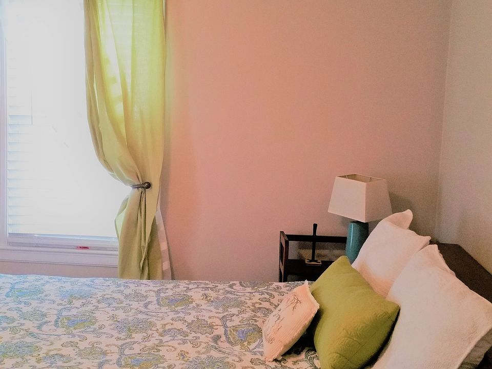 1st image of 954 Corliss Ave