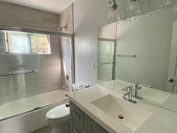 2nd image of 750 N Hayworth Ave #6A