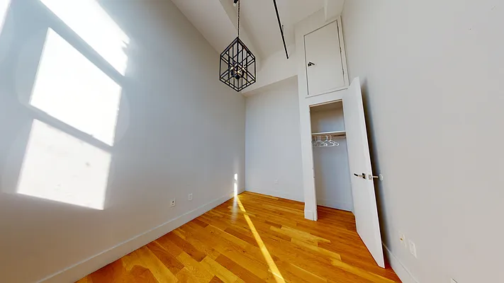 Rented by Arwell Realty | media 28