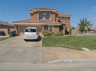 3113 Via De Flores St, Lancaster, CA 93535